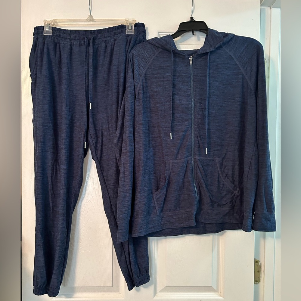 Maurices InMotion Navy Activewear Set